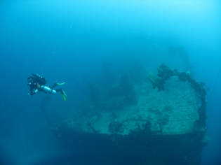 shipwreck: (c) Iain Crampton